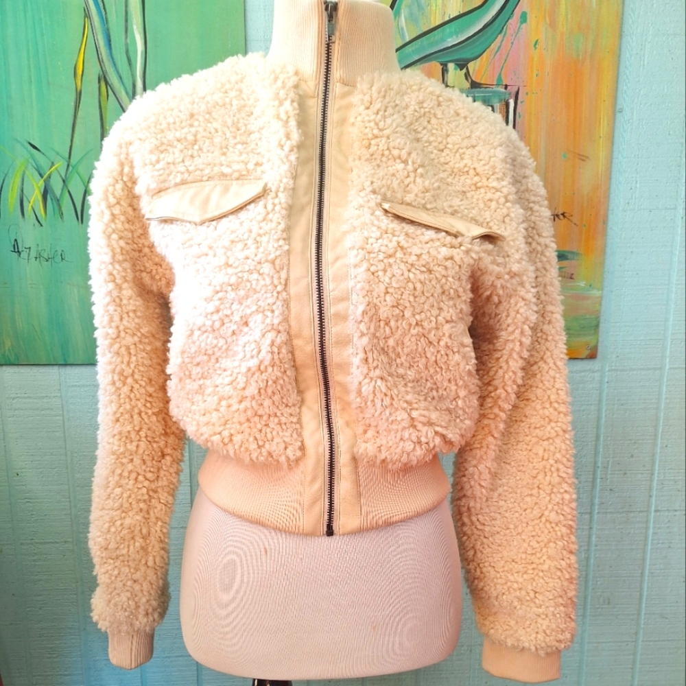 Express Faux Fur Jacket Teddy Bear Coat Pockets Night Out White Womens Xs NWT